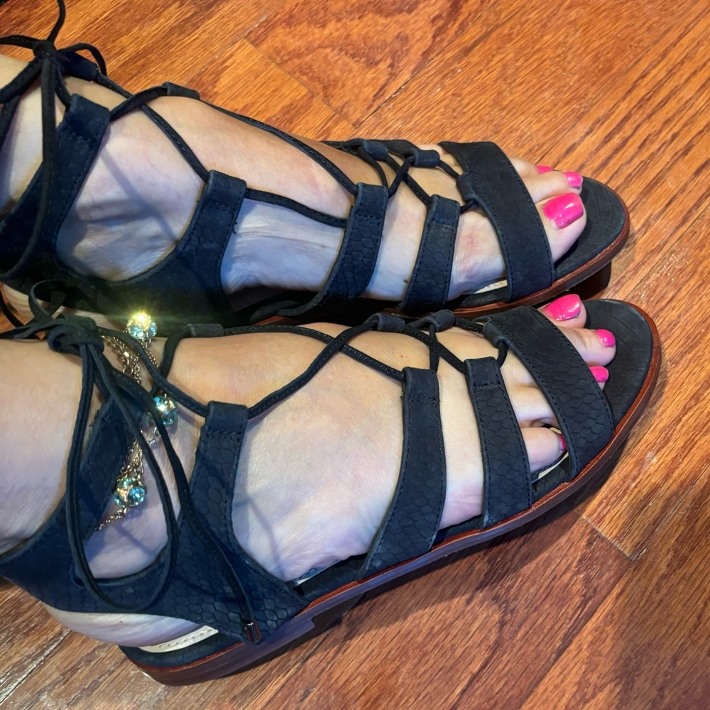 Vince Camuto Elegant Black Strappy Women's Sandals